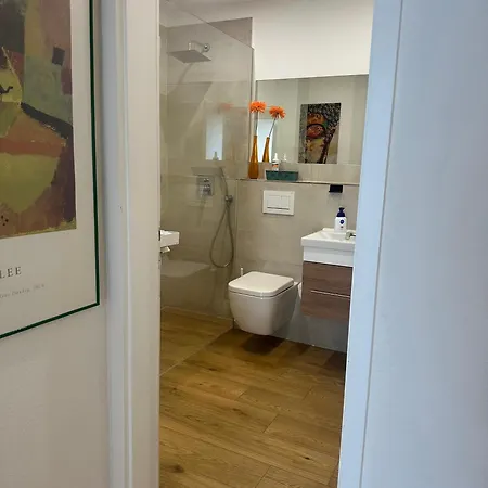 Haus Seeblick Mit Pkw-stellplatz Am Haus Lägenhet *